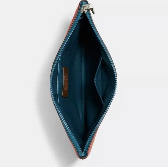 COACH:  LARGE MARVEL POUCH (SPIDER-MAN) - Picture 3 of 3